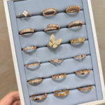 Luxurious unpacked copper alloy gemstone ring