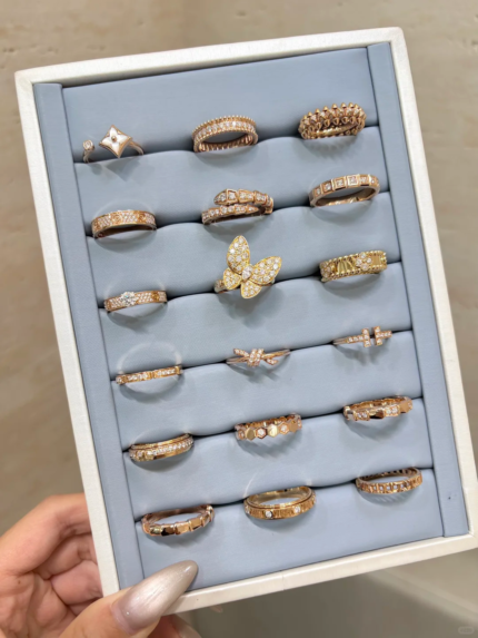 Luxurious unpacked copper alloy gemstone ring